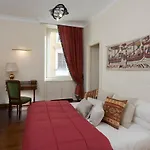 Luxury Apt With Colosseum View